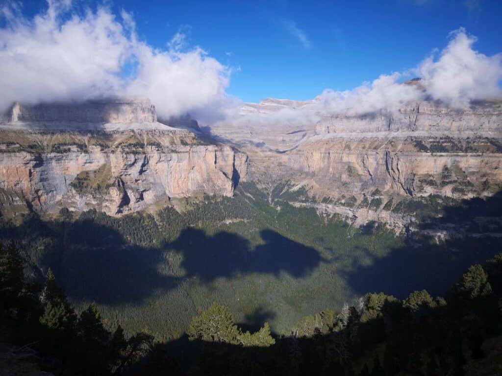 Vista de frente a Monte perdido