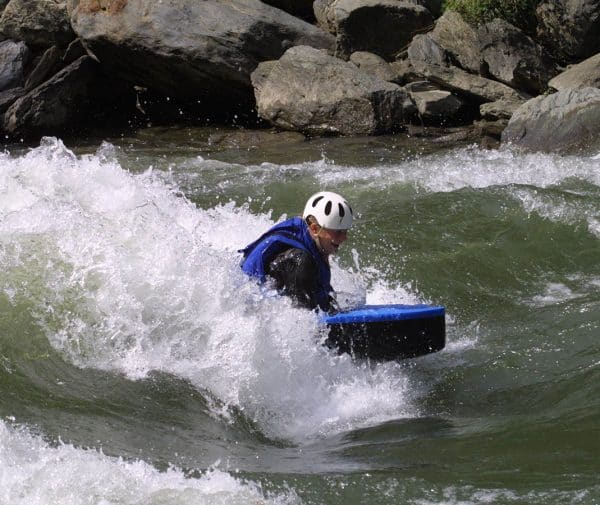 Hidrospeed en el río Ésera en los Pirineos de Huesca